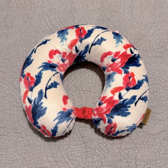 Ellen Tracy Floral Travel Neck Pillow with Removable Cover - Picture 1 of 4